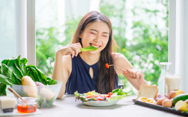 Cần ăn nhiều rau xanh giúp da chắc khỏe