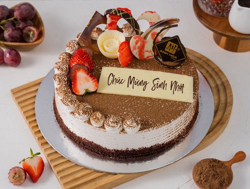 Bánh tiramisu sinh nhật