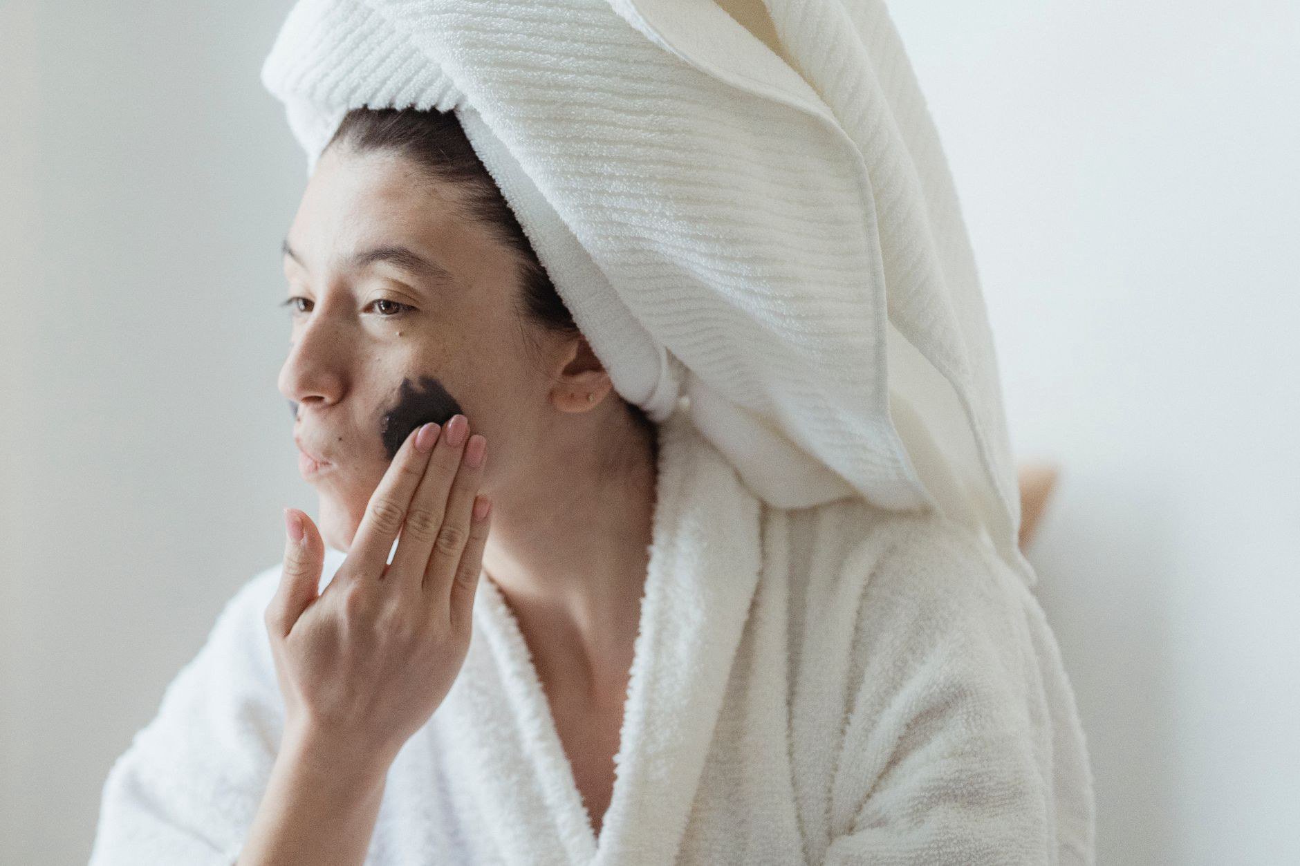 Các Bước Chăm Sóc Da Mặt Buổi Tối Chuẩn Spa Các Bước Chăm Sóc Da Mặt Buổi Tối Chuẩn Spa